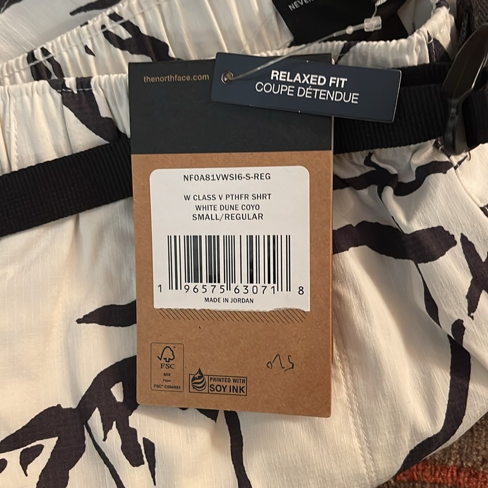THE NORTH FACE Women's Class V Pathfinder Belted Shorts Small - Picture 3 of 6